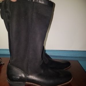 Black ugg boots